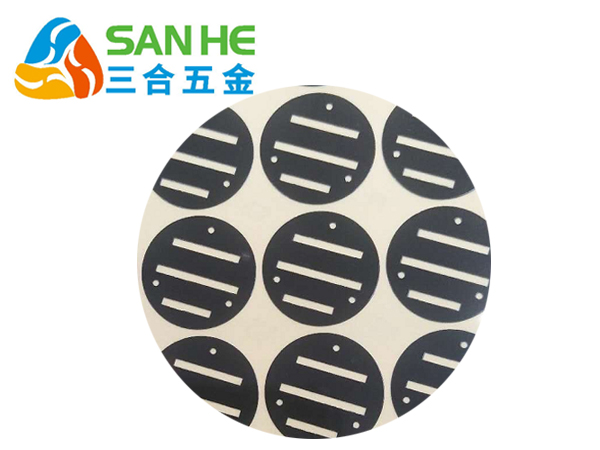 黑色銘牌 黑色銘牌